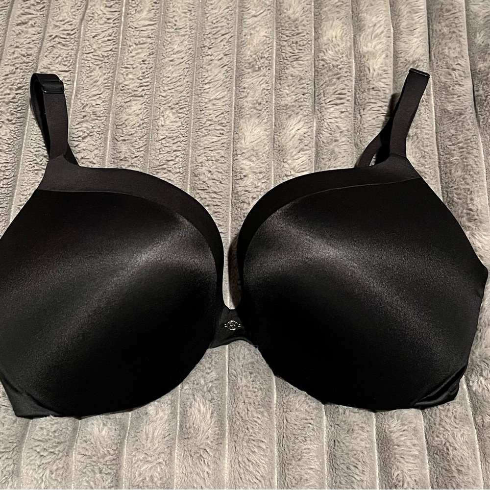 VICTORIA’S SECRET PUSH UP BRA 36DD BLACK SMOOTH SIDE SMOOTHING LIKE NEW PERFECT